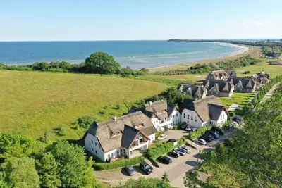 Image de 2-room vacation apartment near the beach with balcony - Strandhaus Mönchgut FeWo 10 -