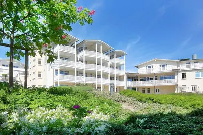 With sea view and balcony, use of swimming pool and sauna - sea view apartment 60 -