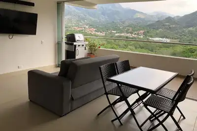 Image de Luxury vacation apartment with A/C!