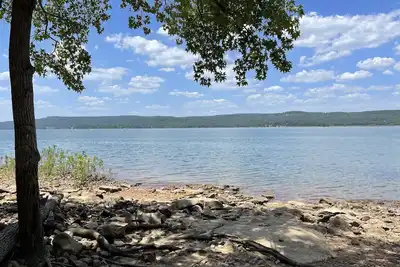 Image de Perfect family sized lakefront home! Enjoy Greer’s Ferry lake from the backyard.