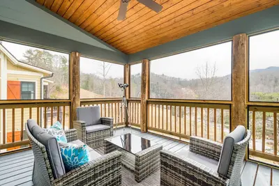 Image de Game Room & Wraparound Decks: Cullowhee Home!