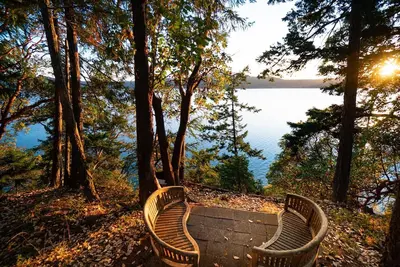 Image de Magical Beachfront, Hot Tub, Private, Spacious w/ Fireplace, Close to Town and Moran State Park