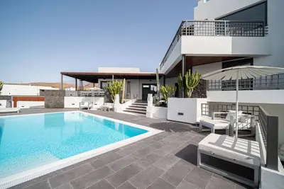 Image de Villa de luxe avec piscine privée et jacuzzi
