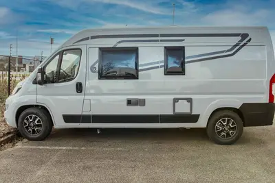 Image de Ody Van : Confortable et fiable, Ody est votre compagnon de route