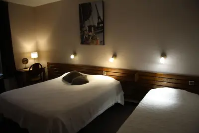 Maison de village petit hôtel avec les fonctionnalités d'un gîte de groupe