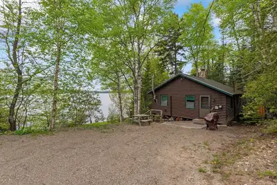 Image de Balsam Breeze - cozy cottage on Mooselookmegunic!