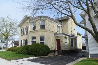 Image de Historic 2-Bedroom Apartment with Modern Comforts and Artistic Charm