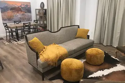 Image de Fully furnished Executive Luxury Condo