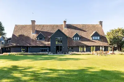 Image de Entertain, Celebrate, Relax in Period Luxury Barn - Perfect for family groups