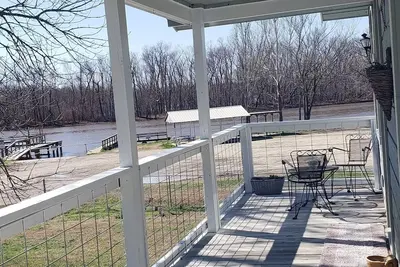 Chill at Trinity Riverfront, Fish Nature🎣🛶🛀