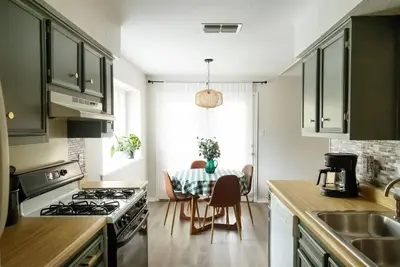 Image de Hestia: Tropical Boho Haus in Leander + Ev Charger