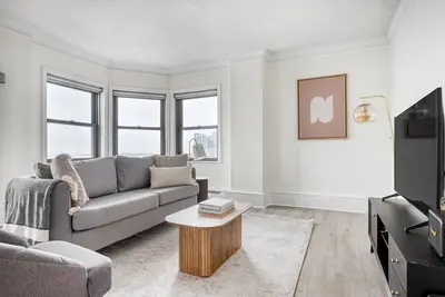 Image de Spacious Gold Coast 2br w/ Doorman & Gym, 2 blocks to L, by Blueground