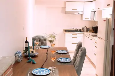 Image de Two Bedroom Spacious Basement Unit