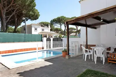 Image de Chalet 'Poniente' avec piscine et jardin