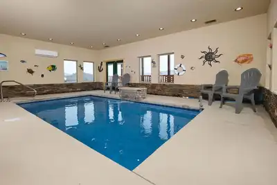 Image de Private Poolside Bliss & Mountain Views! - A Splash of Heaven