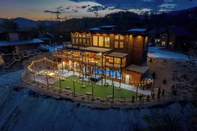 Image de Skyriver Falls - Spectacular Private Pool!