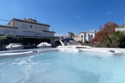 Image de 500m de la plage de la Rubina à Empuriabrava