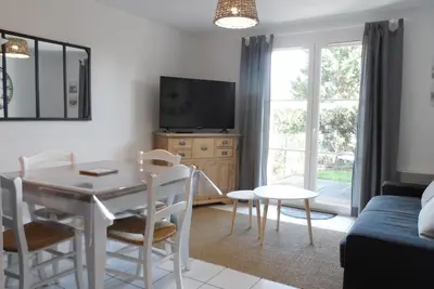 Image de Cottage 3 Pièces Avec Jardin Privatif Sud, Parking, Piscine - Proche Port Guillaume