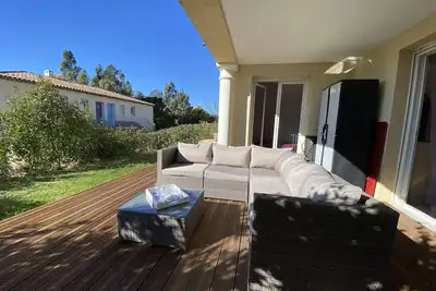 Image de Sainte-Maxime : 3 Pièces, 4 Couchages, Piscine, Calme, Proche Commerces et Aqualand