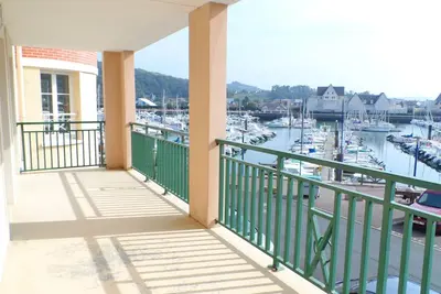 Image de Bel appartement 3 pièces avec balcon, admis animaux, parking, Port Guillaume