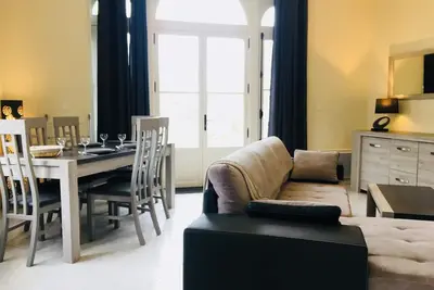 Image de Appartement rénové en rez-de-jardin, proche centre, 2 pièces, 4 pers. , équipements modernes, Cabourg