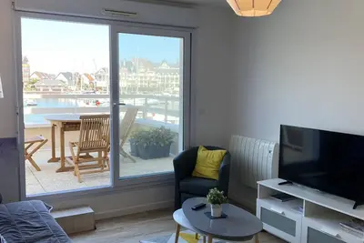 Image de Bel Appartement Duplex 4 pièces avec Vue sur Port et Terrasse