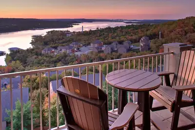 Image de Lake View Retreat Near Sdc with Free Tickets, Community Outdoor Pool & Upgraded Kitchen