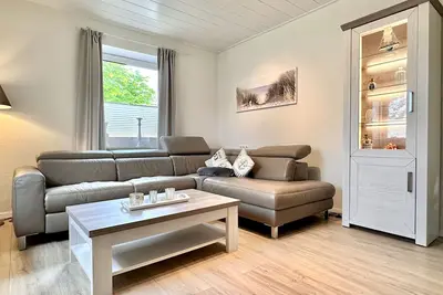 Image de The old islanders' house 'Heerenhus' is situated in a quiet location close to the beach on the Langeoo