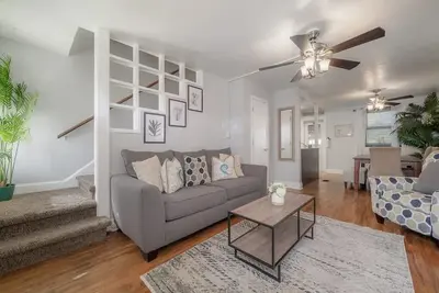 Image de Nice Swann, Peaceful 2br w/garden patio off Swann