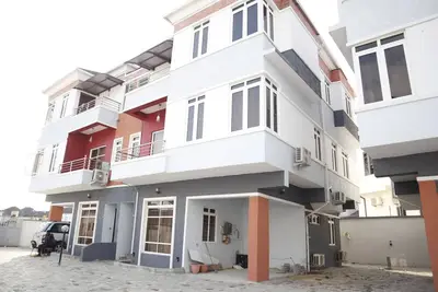 Image de 4 Bedroom Semi Detach Duplex Ikota Gra Lekki.