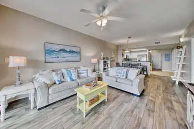 Image de Ariel Dunes Ii 0403 - Beautifully renovated beach condo! Oversized balcony!