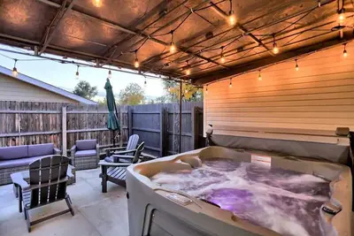 Image de Hot Tub and Games! Family Friendly