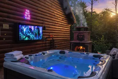 Image de Enchanted Forest Cabin & Teepee | Unique Stay