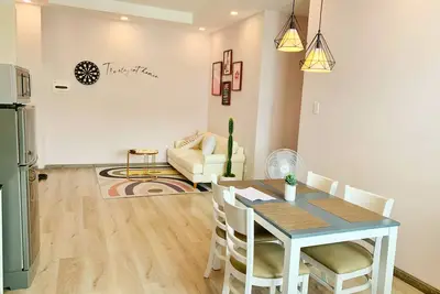 Image de The Elegant 2 Bedrooms Apartment- 2 minutes to the beach