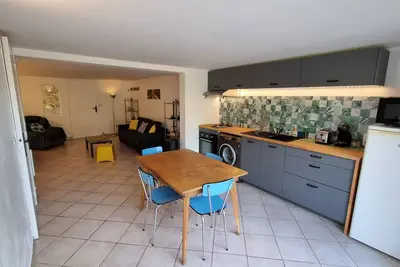 Image de La Grenadière Appt T2 46m2, grande terrasse privée,