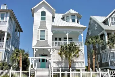 Image de Annie Laurie Cottage! w/ Elevator and heated pool