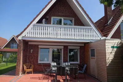 Image de Cozy country-style vacation home in a quiet location in Greetsiel.