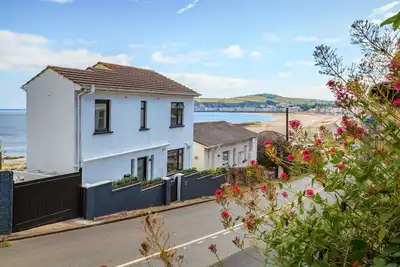 Image de Santa Rosa offers captivating views from its elevated position overlooking Douglas bay, Isle of Man.