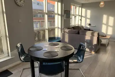 Image de Stylish 2-bed, 2-bath condo with private balcony