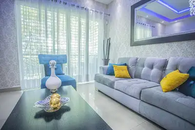 Image de Luxurious 3-Bedroom Condo near Airport & Homs