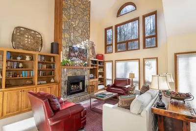 Image de Yonahlossee Resort Townhome: Indoor Pool, Tennis, Ac & Dog Friendly