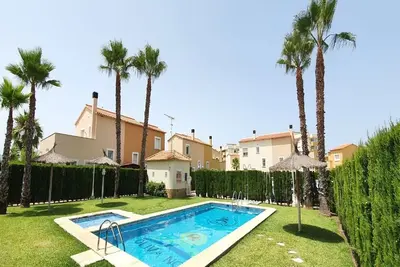 Image de Belle maison de vacances avec climatisation, piscine, Wifi, Tv, patio et parking
