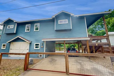 Image de New Colorado River Home w/ Large Deck, Canoe & Paddleboards
