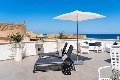 Image de My Rental Homes - Dimora Simona with panoramic terrace and views of sea and Dome.