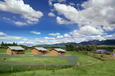 Image de River Rest Luxury Cabin - The Big Hole. Beautiful River and Mountain Views! !