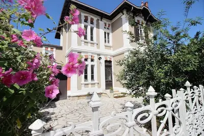 Image de Beautiful 5 bedroom Arcachonnaise house - downtown Arcachon