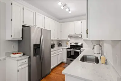 Image de Dog Friendly|Pool|King Bed|Ev Charger|Townhome