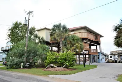 Image de Awesome 3 bedroom 2 bathroom house 5 minutes from the Gulf of Mexico! ! !
