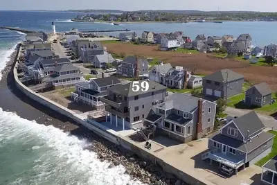 Image de Pet Friendly, Family Gatherings, Weddings, Steps to Beaches and Light House