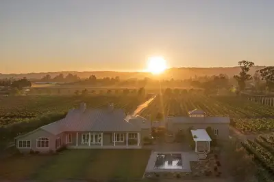 Image de Private Estate on Vineyard - The Attune Estate